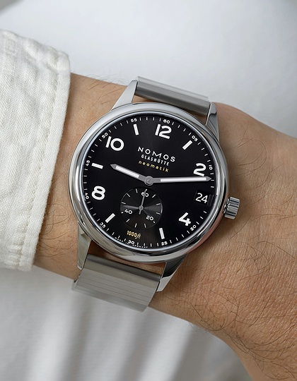 Vīriešu pulkstenis / unisex  NOMOS GLASHÜTTE, Club Sport Neomatik 42 Date Black / 42mm, SKU: 781 | dimax.lv