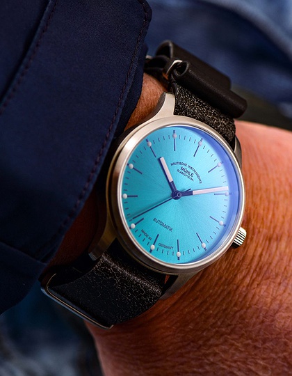 Men's watch / unisex  MÜHLE-GLASHÜTTE, Panova Turquoise / 40mm, SKU: M1-40-79-NB-L-III | dimax.lv