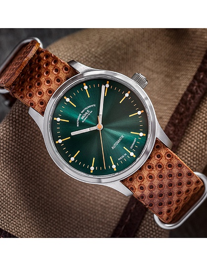 Men's watch / unisex  MÜHLE-GLASHÜTTE, Panova Green / 40mm, SKU: M1-40-76-LB-I | dimax.lv